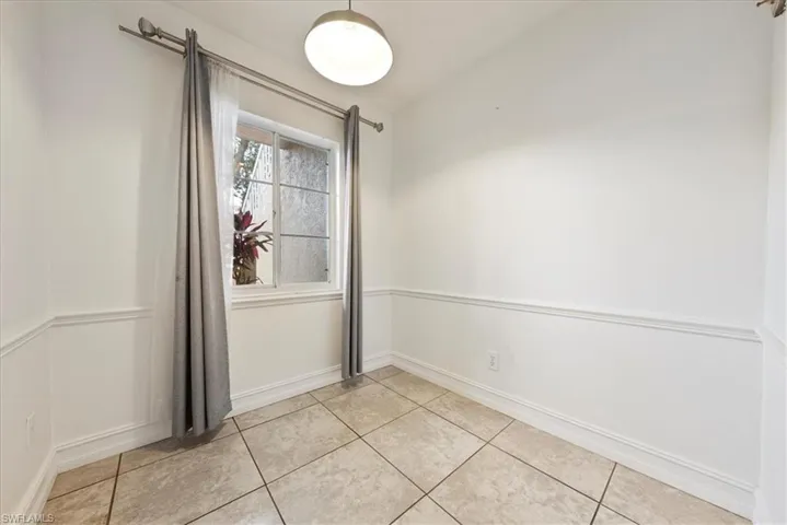 eat in kitchen area