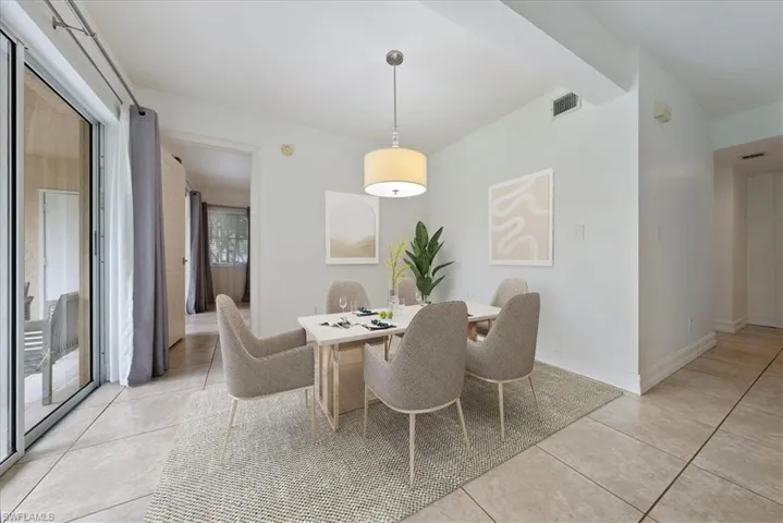 Dining room Virtually staged
