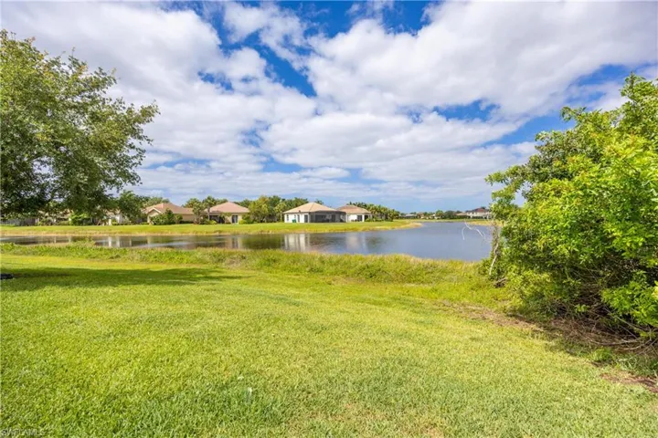 2446 Heydon Cir E, Naples, Florida 34120