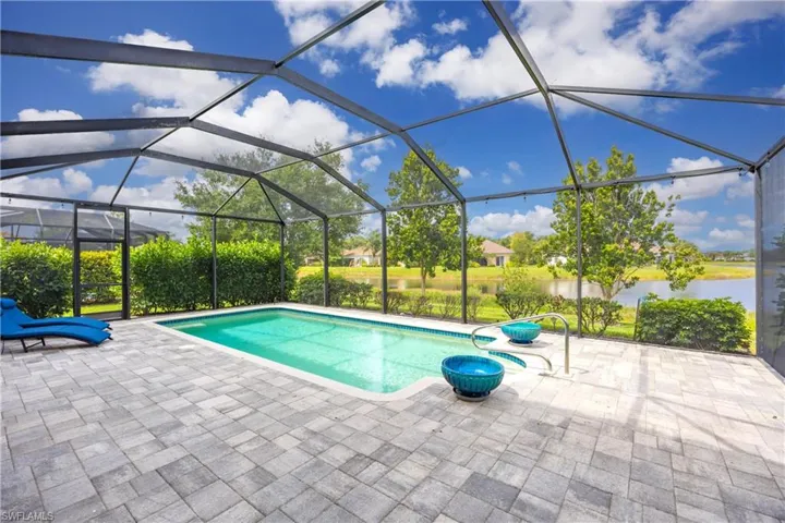 2446 Heydon Cir E, Naples, Florida 34120