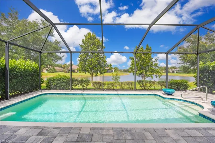 2446 Heydon Cir E, Naples, Florida 34120