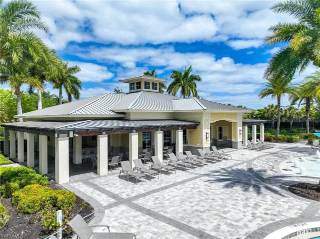 2446 Heydon Cir E, Naples, Florida 34120