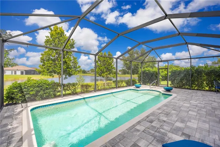 2446 Heydon Cir E, Naples, Florida 34120