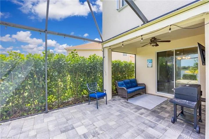 2446 Heydon Cir E, Naples, Florida 34120