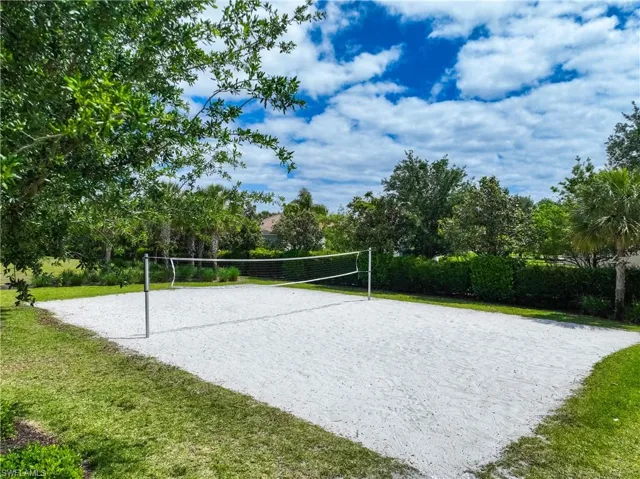 2446 Heydon Cir E, Naples, Florida 34120