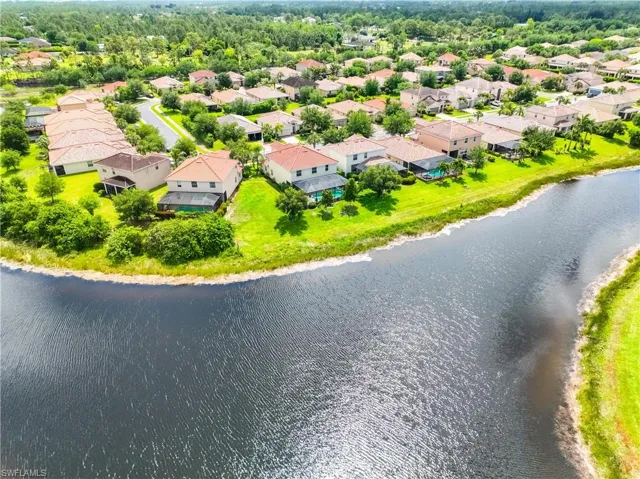 2446 Heydon Cir E, Naples, Florida 34120