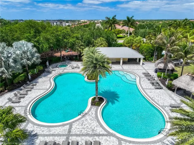 2446 Heydon Cir E, Naples, Florida 34120
