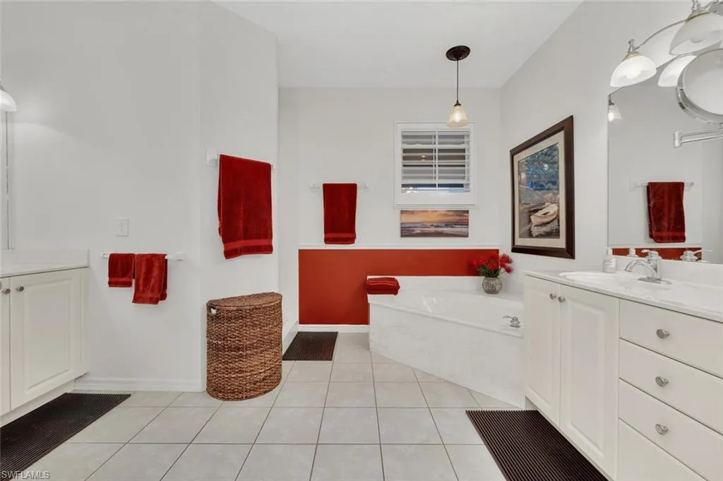 2165 Hawksridge DR, Naples, FL 34105,224103841