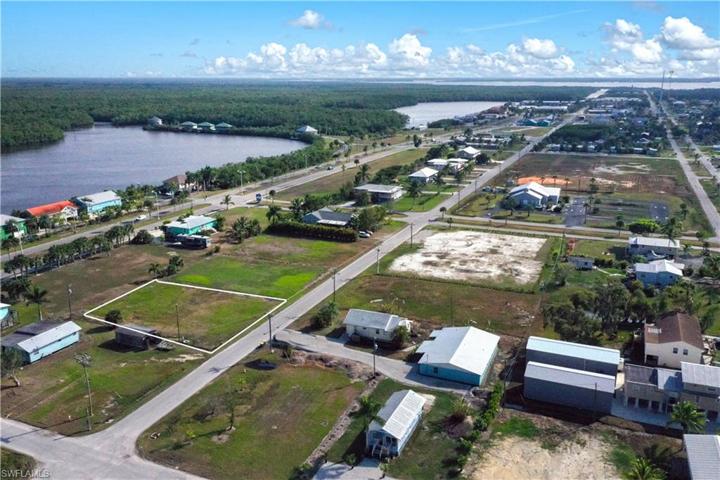 508  Buckner N AVE, Everglades City, FL 34139