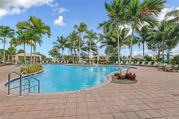 6548 Monterey Pt 204, Naples, Florida 34105