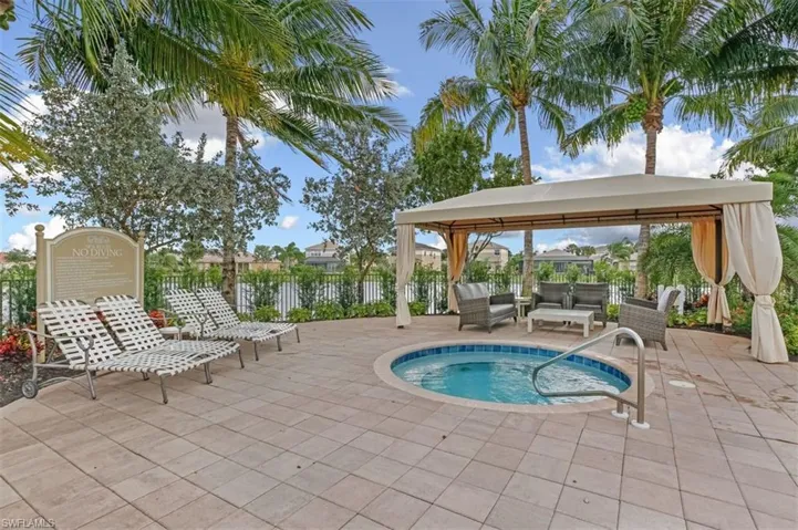 6548 Monterey Pt 204, Naples, Florida 34105