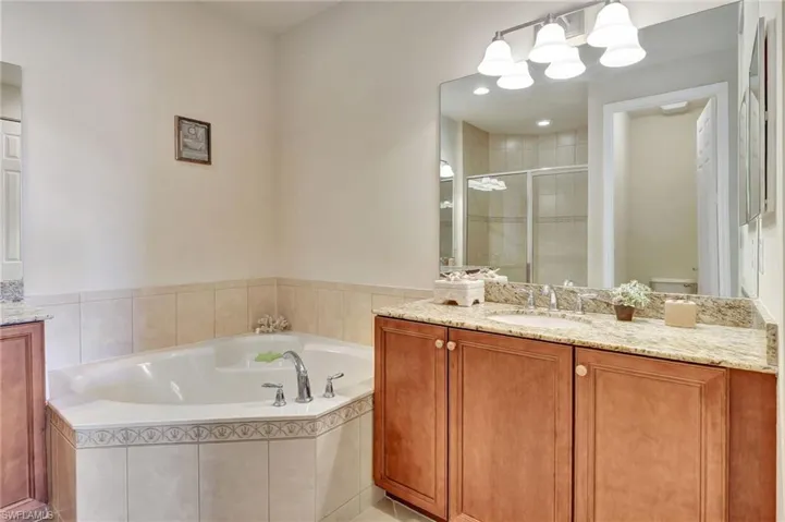 6548 Monterey Pt 204, Naples, Florida 34105