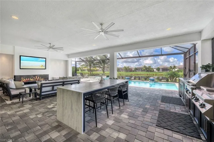outdoor lanai