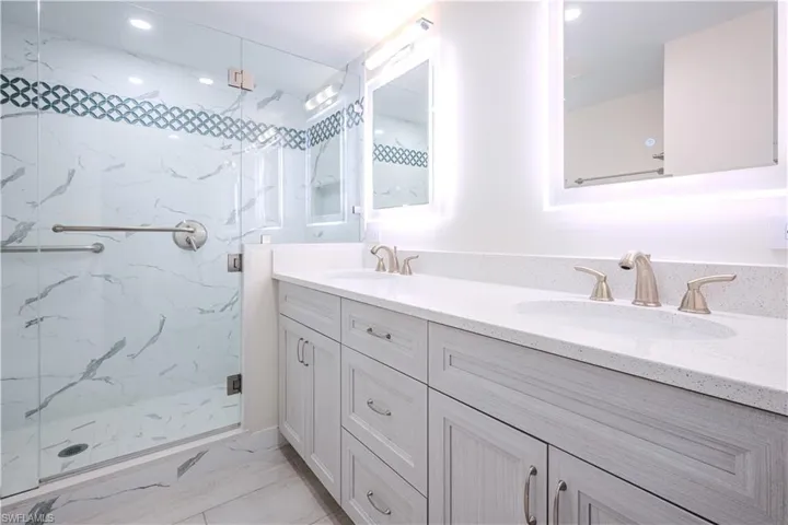1919  GULF SHORE N BLVD, Naples, FL 34102