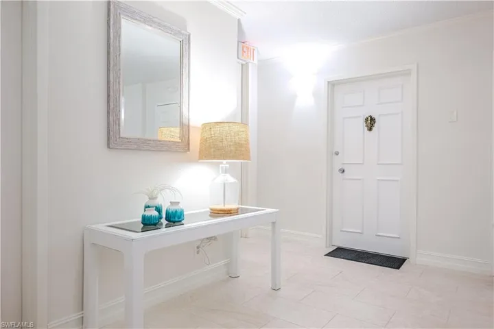 1919  GULF SHORE N BLVD, Naples, FL 34102