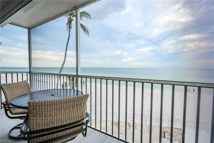 1919  GULF SHORE N BLVD, Naples, FL 34102