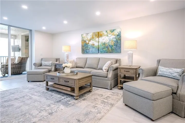 1919  GULF SHORE N BLVD, Naples, FL 34102