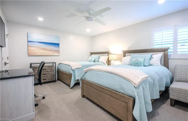 1919  GULF SHORE N BLVD, Naples, FL 34102