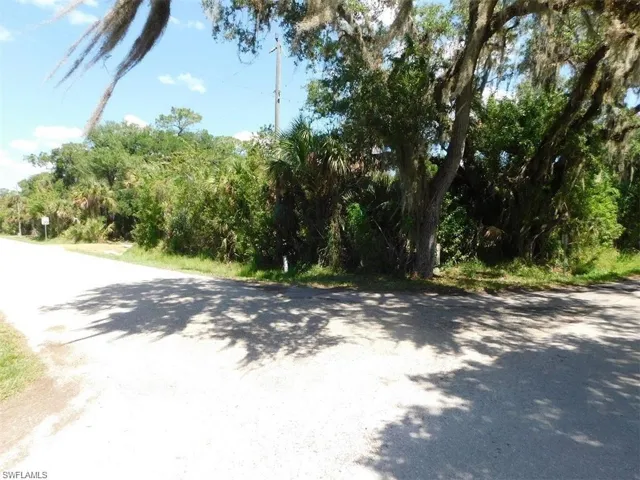 14971  Duke  HWY, Alva, FL 33920