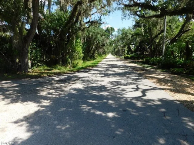14971  Duke  HWY, Alva, FL 33920