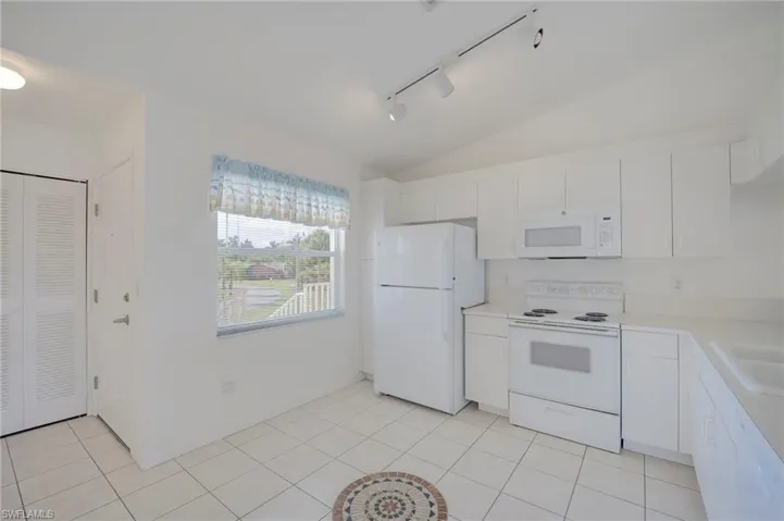 5709 Foxlake Dr 208, North Fort Myers, Florida 33917