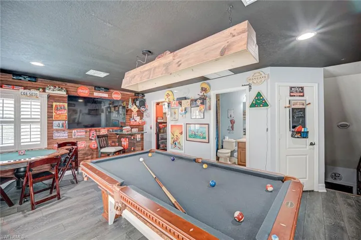 Game Room with a Walk-in Closet, and Full Bath