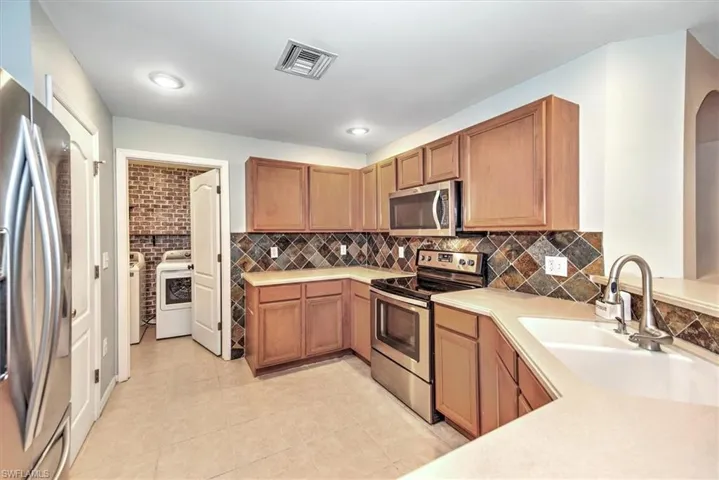6039  Higgins  AVE, Fort Myers, FL 33905