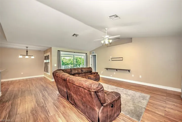 6039  Higgins  AVE, Fort Myers, FL 33905