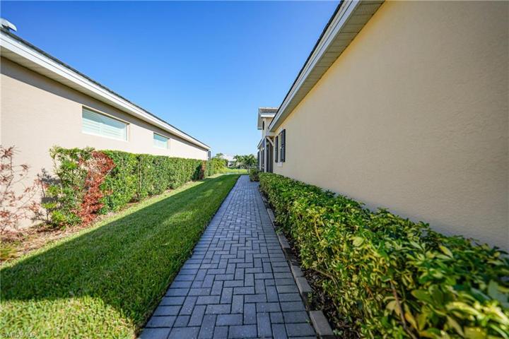 2713  Vareo  CT, CAPE CORAL, FL 33991