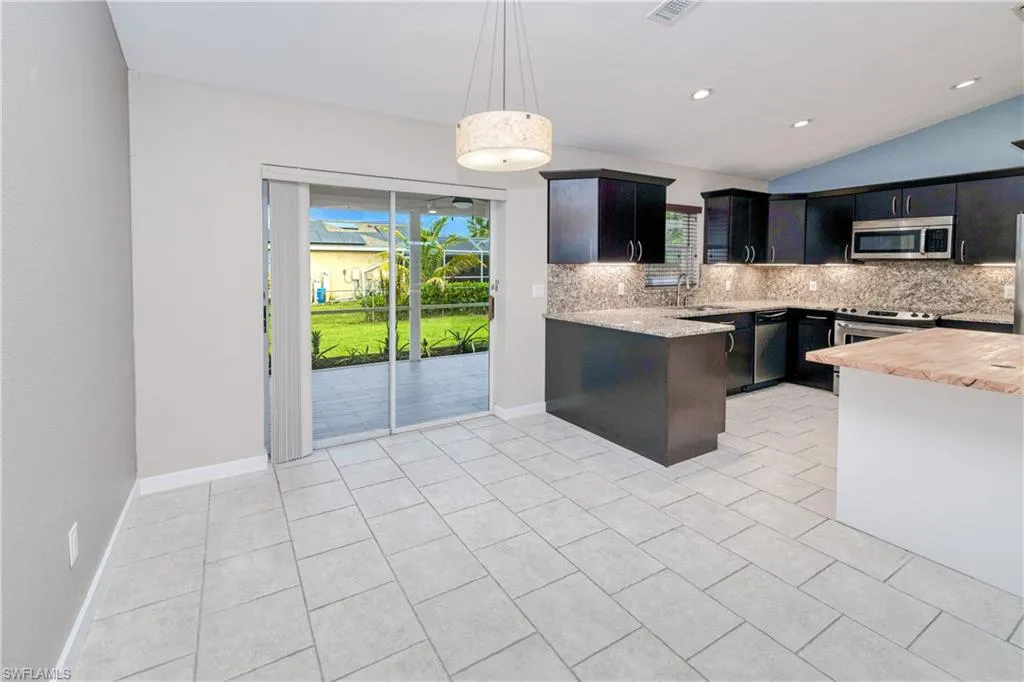 9155 Aster RD, Fort Myers, FL 33967,225063080