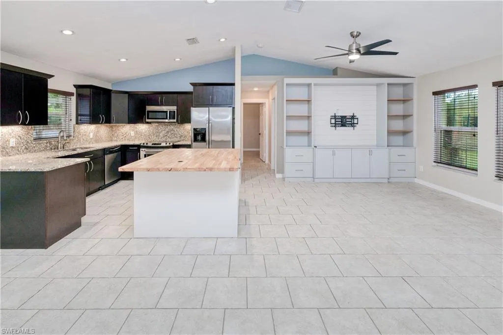 9155 Aster RD, Fort Myers, FL 33967,225063080