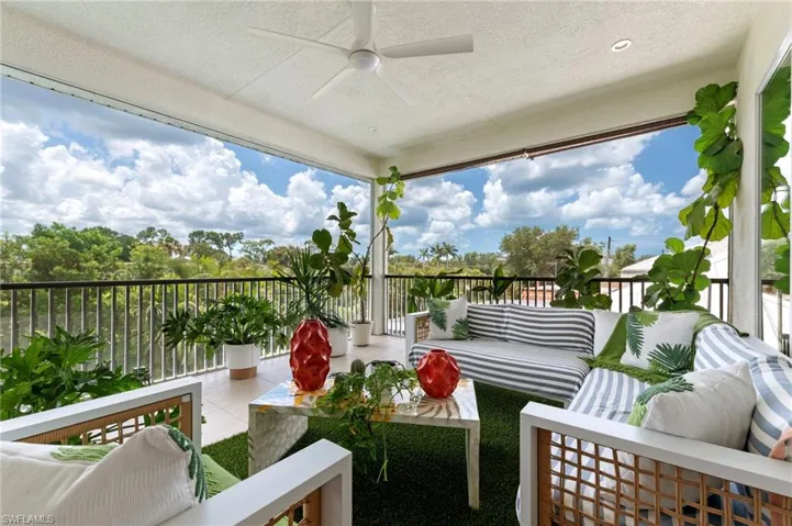 158 Cambria Ln, Naples, Florida 34112