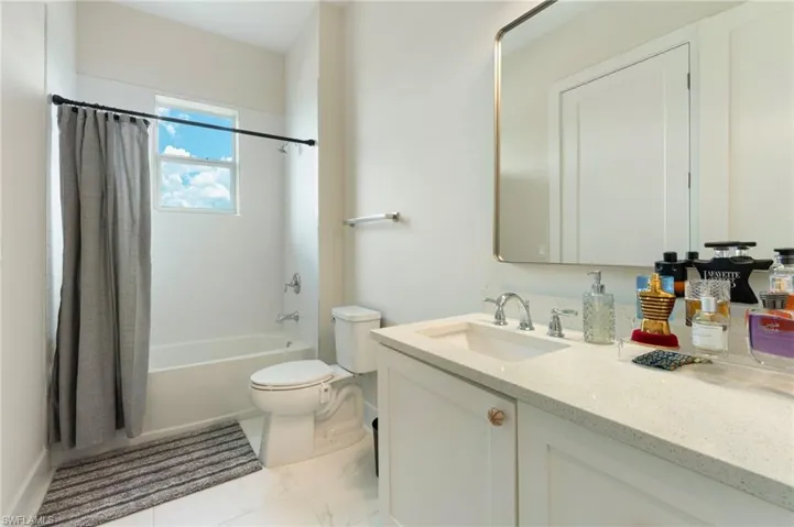 158 Cambria Ln, Naples, Florida 34112