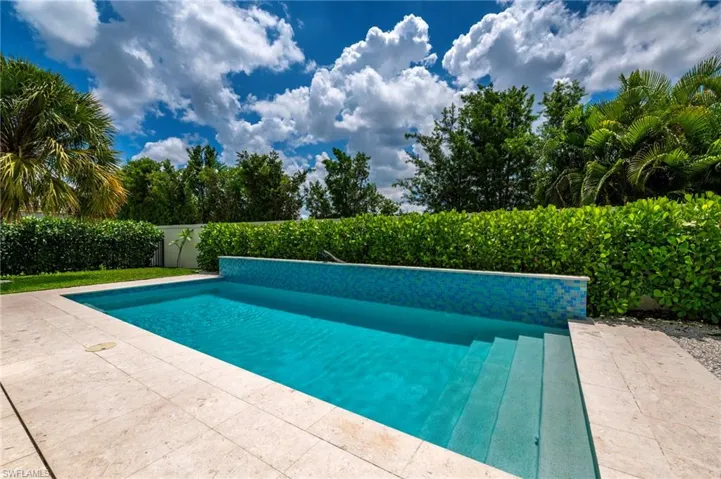 158 Cambria Ln, Naples, Florida 34112