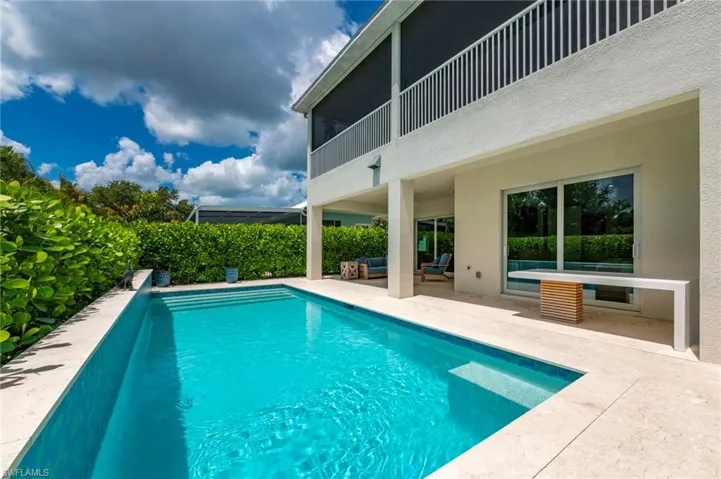 158 Cambria Ln, Naples, Florida 34112