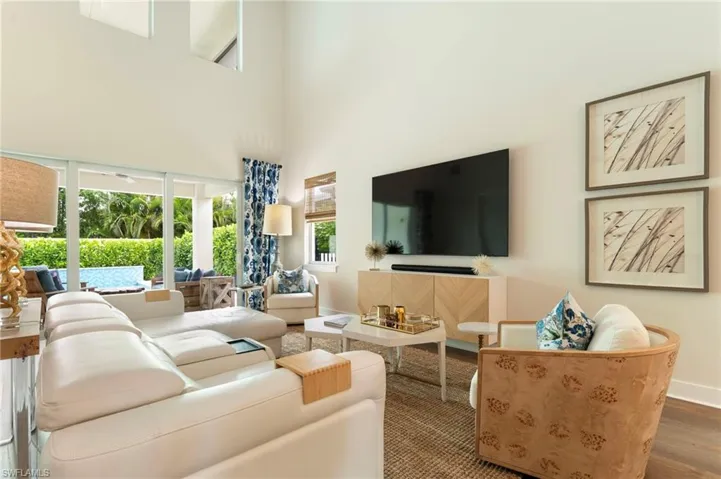 158 Cambria Ln, Naples, Florida 34112