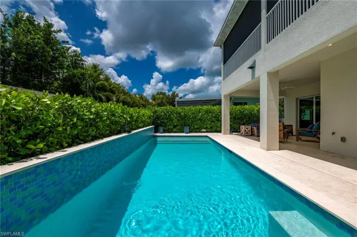 158 Cambria Ln, Naples, Florida 34112