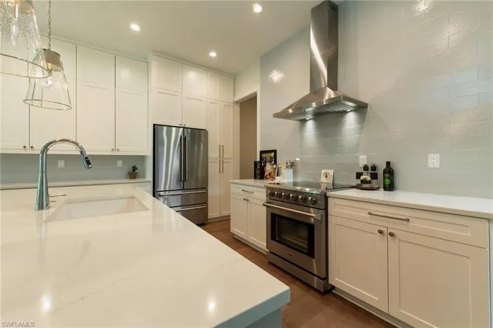 158 Cambria Ln, Naples, Florida 34112