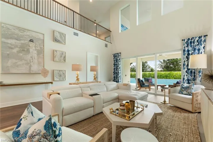158 Cambria Ln, Naples, Florida 34112