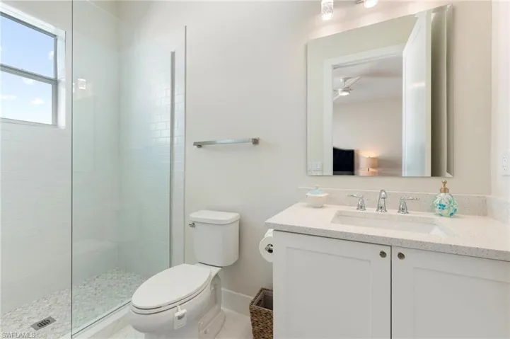 158 Cambria Ln, Naples, Florida 34112