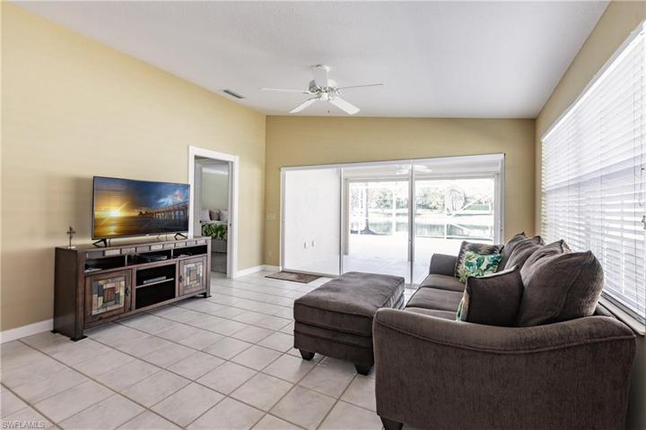 5041  Ventura  CT, Naples, FL 34109