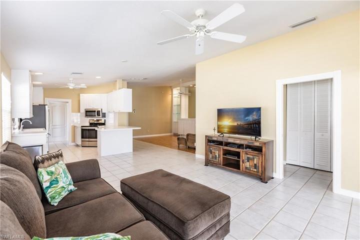 5041  Ventura  CT, Naples, FL 34109