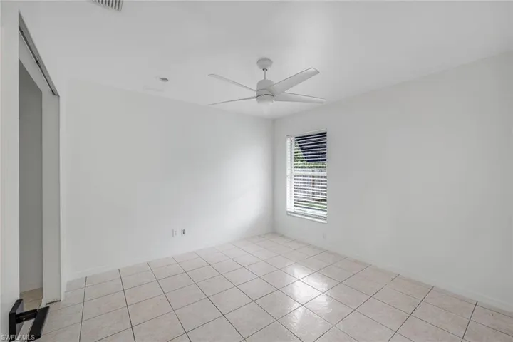 Second bedroom.