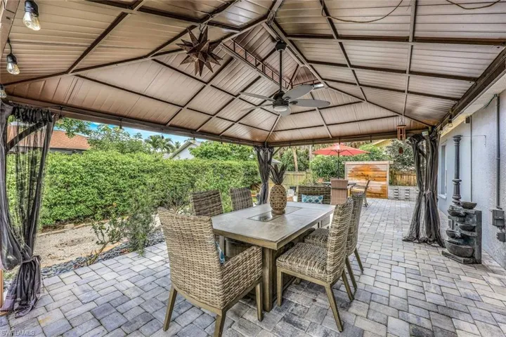 Plenty of room for outdoor entertaining!
