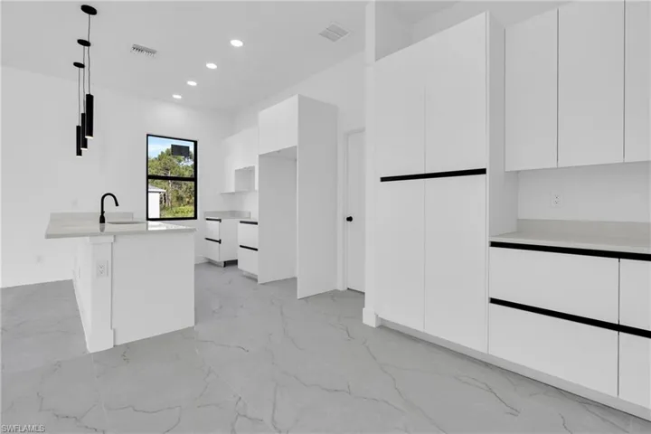 103 6th St, Lehigh Acres, Florida 33972