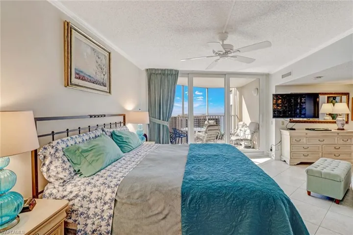 4041  Gulf Shore N BLVD, Naples, FL 34103