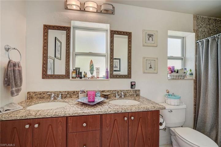 2ND MASTER BATHROOM