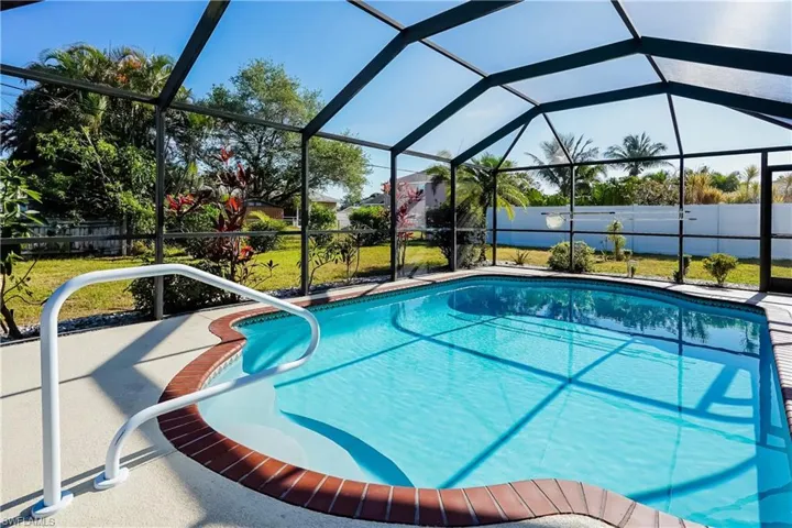 405 Se 8th Ter, Cape Coral, Florida 33990