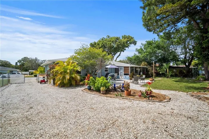 1899 41st St N, St. Petersburg Fl 33713