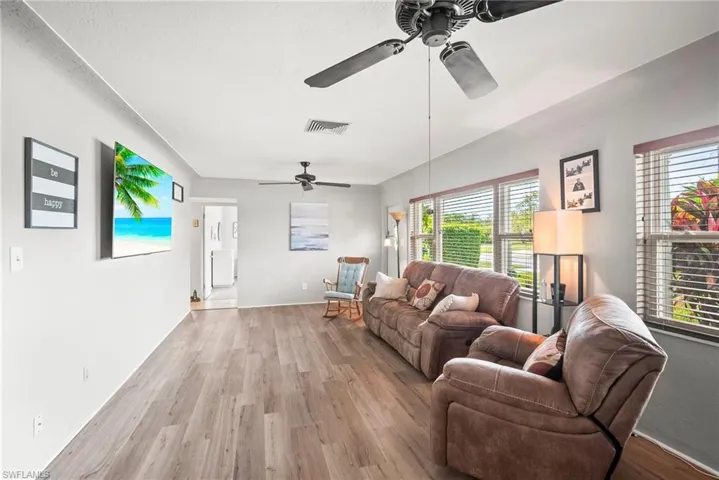 1899 41st St N, St. Petersburg Fl 33713